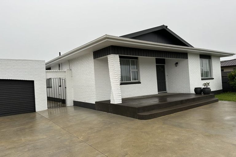 Photo of property in 27 Tukapa Street, Westown, New Plymouth, 4310