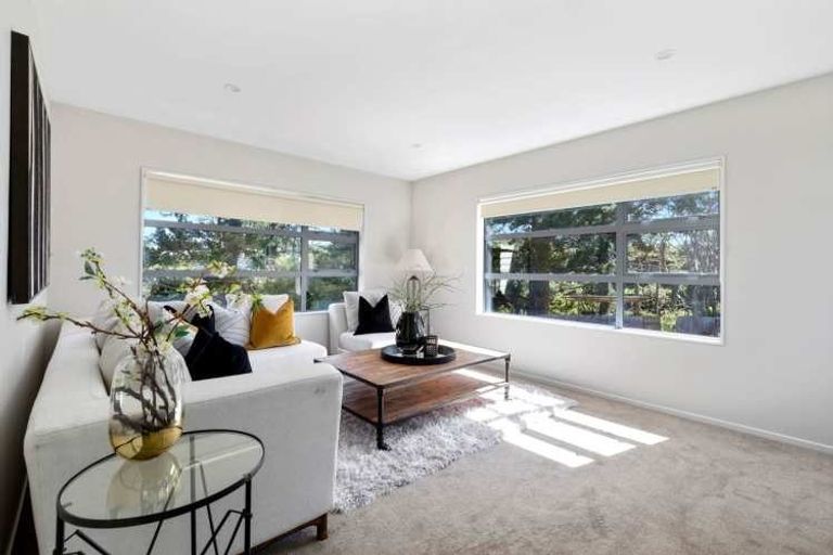 Photo of property in 29 Meteor Place, Schnapper Rock, Auckland, 0632