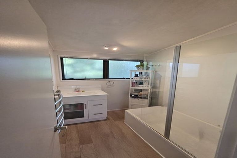 Photo of property in 19 Chrisarda Place, Red Hill, Papakura, 2110