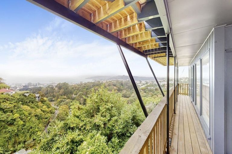 Photo of property in 43b Harbour View Road, Northland, Wellington, 6012