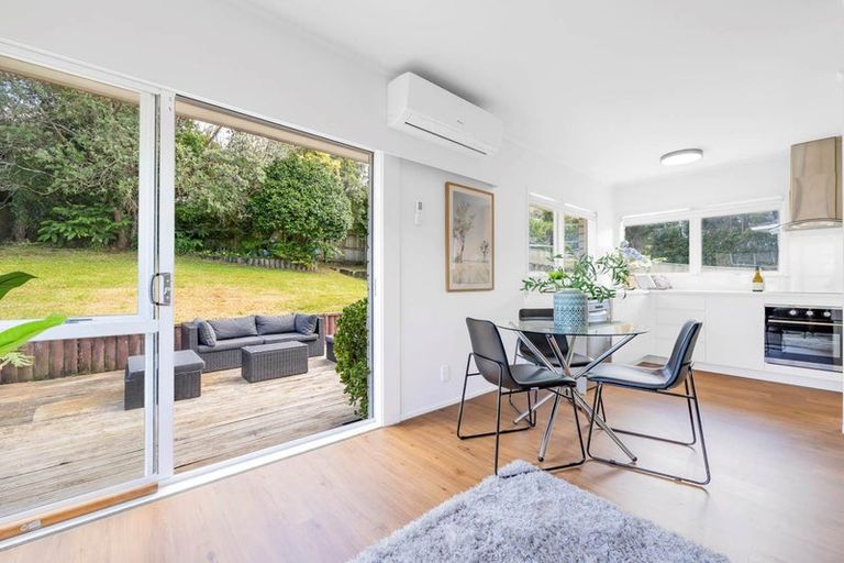 Photo of property in 2/5 Finn Place, Totara Vale, Auckland, 0629