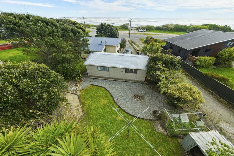 Photo of property in 22 Domett Esplanade, Cobden, Greymouth, 7802
