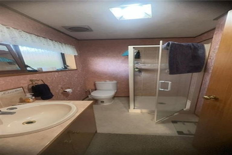 Photo of property in 34a Mark Edward Drive, Half Moon Bay, Auckland, 2012