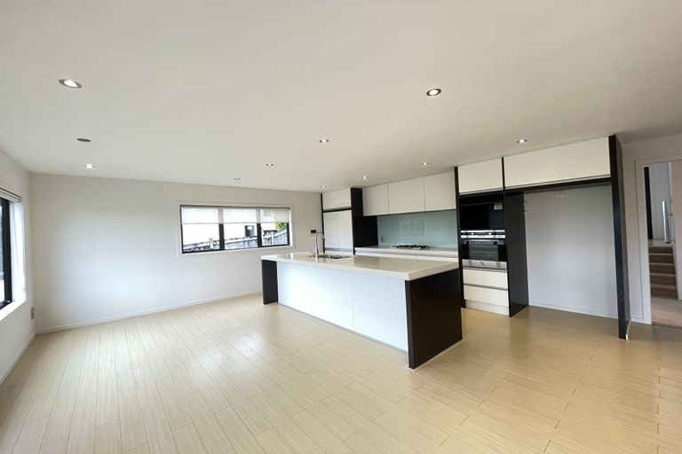 Photo of property in 114 Kittiwake Drive, Schnapper Rock, Auckland, 0632