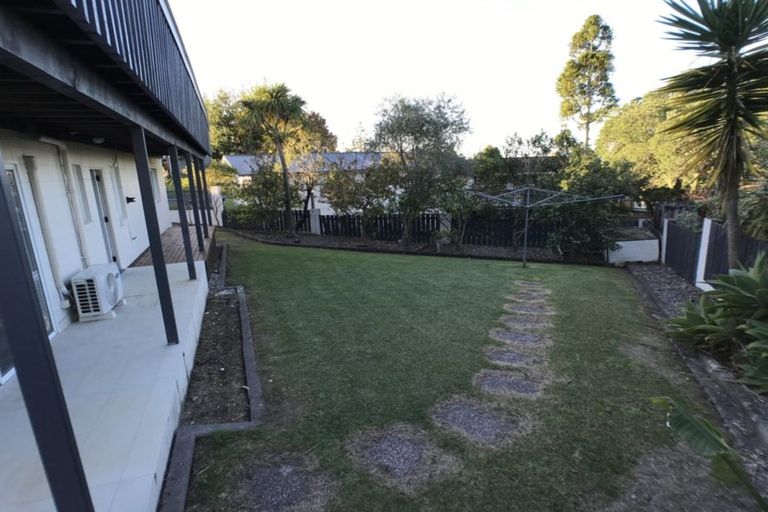 Photo of property in 22 Hartley Terrace, Massey, Auckland, 0614