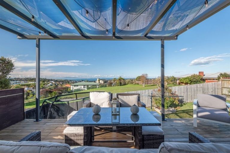 Photo of property in 1/719 East Coast Road, Browns Bay, Auckland, 0630