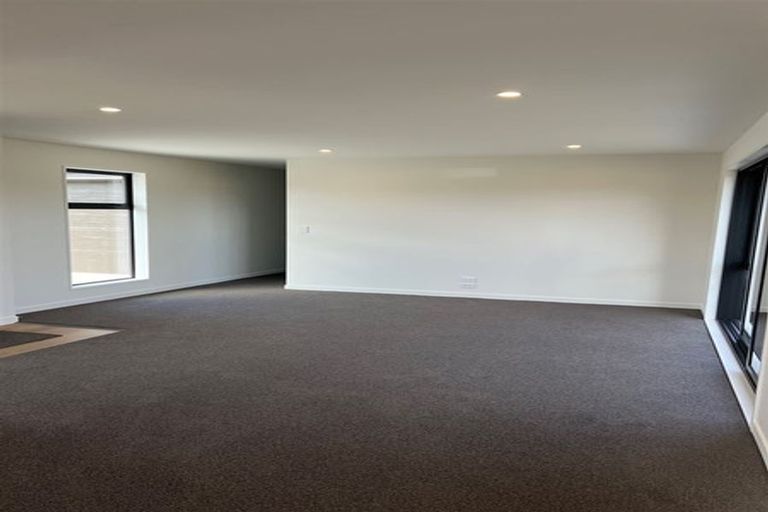 Photo of property in 16 Harry Manship Crescent, Halswell, Christchurch, 8025