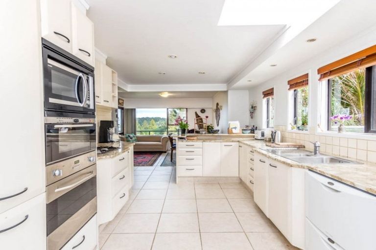 Photo of property in 90 Wood Bay Road, Titirangi, Auckland, 0604