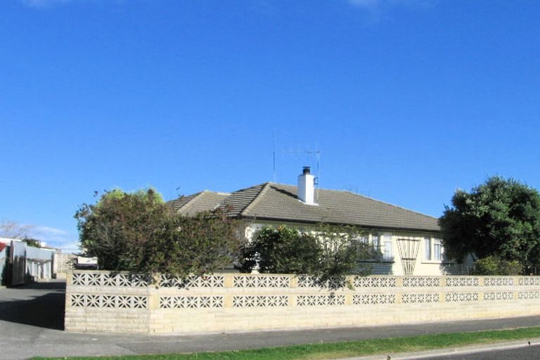 Photo of property in 30 Cottrell Crescent, Onekawa, Napier, 4110