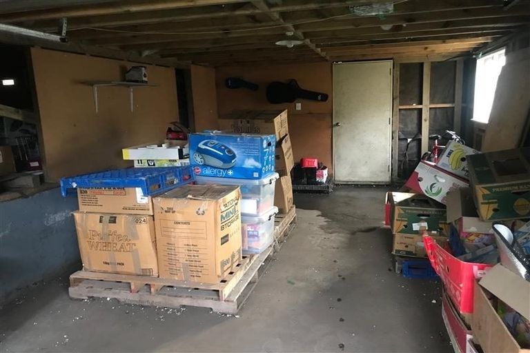 Photo of property in 40 Tahi Terrace, Glen Eden, Auckland, 0602