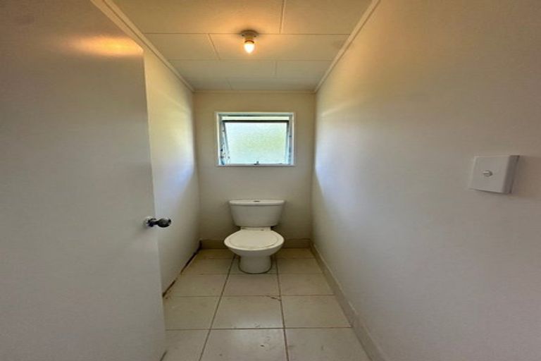 Photo of property in 4 Garton Drive, Massey, Auckland, 0614