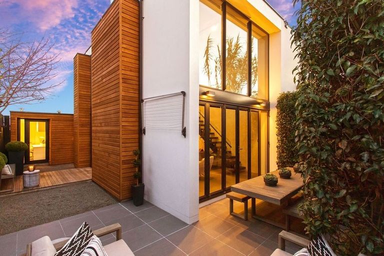 Photo of property in 114 Caledonian Road, St Albans, Christchurch, 8014