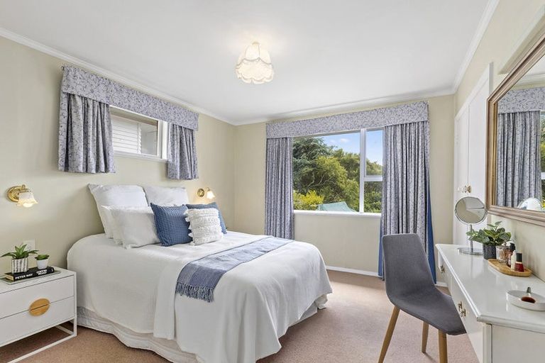 Photo of property in 24 Larsen Crescent, Tawa, Wellington, 5028