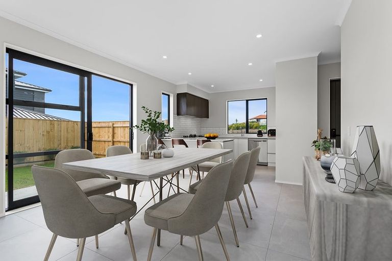 Photo of property in 28 Symes Drive, Red Beach, 0932