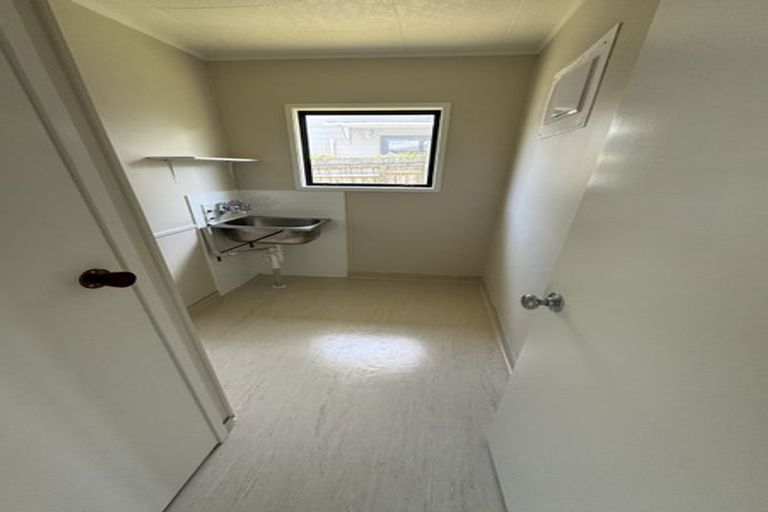 Photo of property in 64 Solar Road, Glen Eden, Auckland, 0602