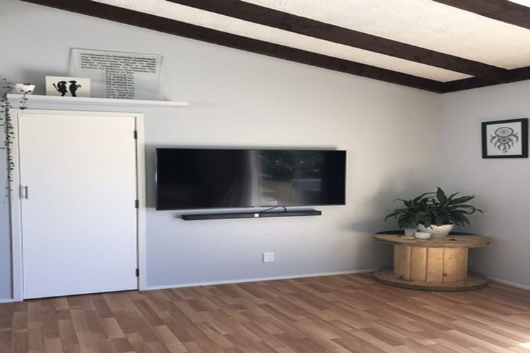 Photo of property in 1/61 Glamorgan Drive, Torbay, Auckland, 0630