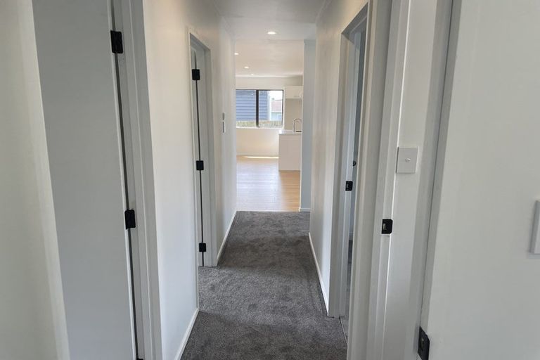 Photo of property in 1/134 Mcleod Road, Te Atatu South, Auckland, 0610