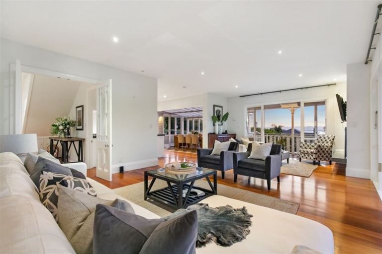 Photo of property in 2 Brassey Road, Birkenhead, Auckland, 0626