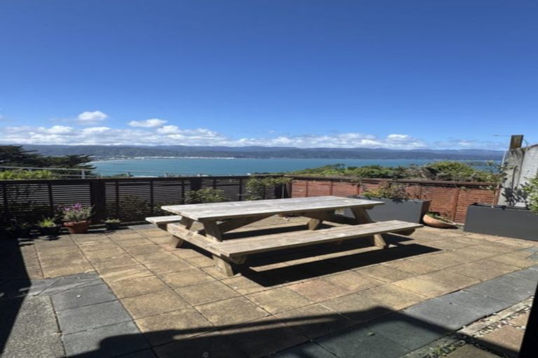 Photo of property in 36b Tamworth Crescent, Newlands, Wellington, 6037