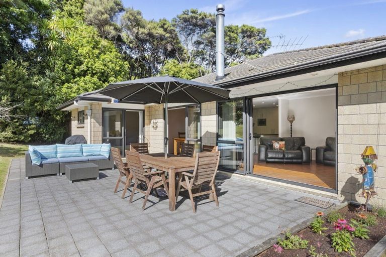 Photo of property in 9 Buttercup Place, Waimauku, 0812