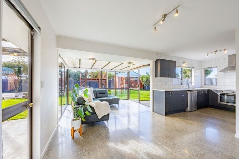 Photo of property in 48 Spriggs Crescent, Greenmeadows, Napier, 4112