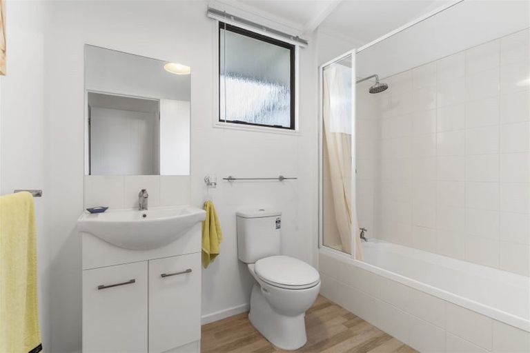 Photo of property in 218 Patuwai Drive, Whangamata, 3620