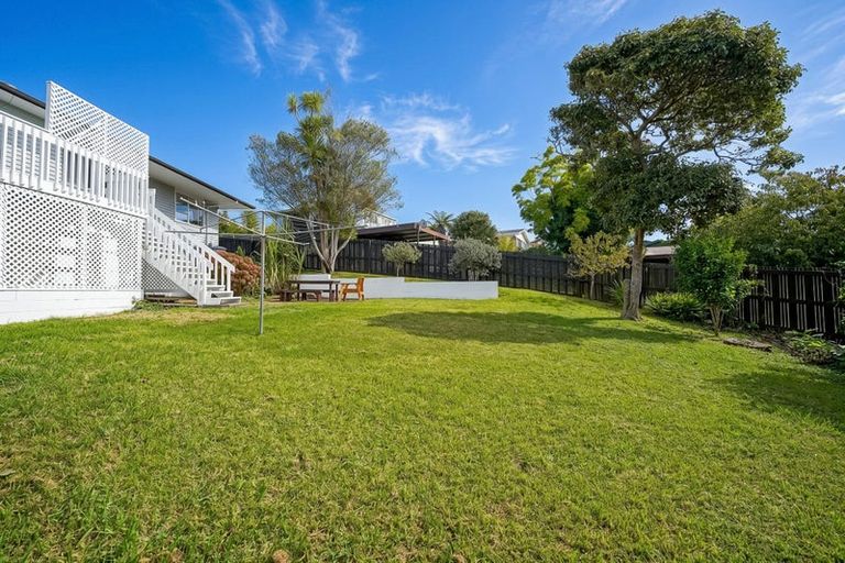 Photo of property in 41 Spence Road, Henderson, Auckland, 0612