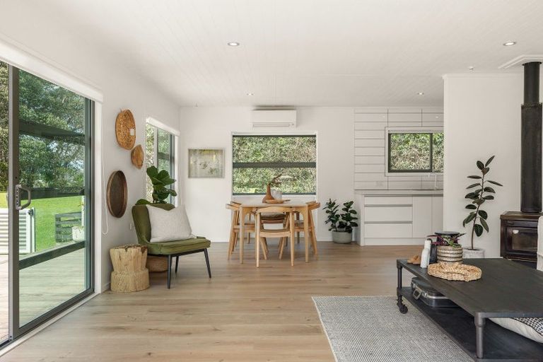 Photo of property in 113 Moana Anu Anu Avenue, Whangamata, 3620