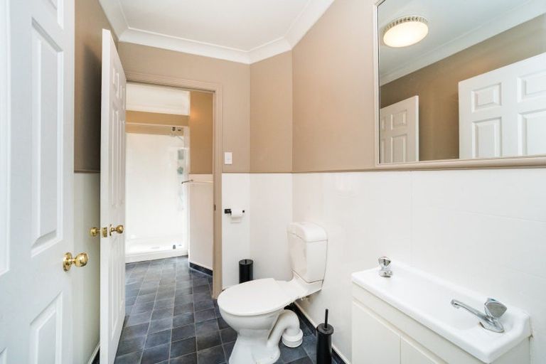 Photo of property in 15 Rothesay Place, Highbury, Palmerston North, 4412