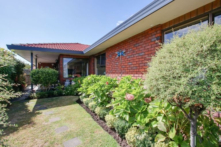 Photo of property in 1/100 Avondale Road, Taradale, Napier, 4112