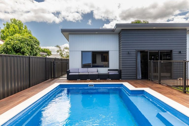 Photo of property in 35 Flanders Avenue, Onekawa, Napier, 4110