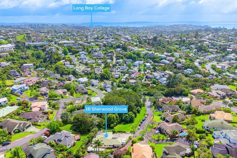Photo of property in 16 Sherwood Grove, Northcross, Auckland, 0630