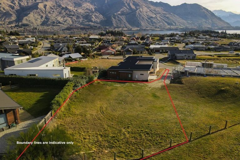 Photo of property in 12 Landsborough Lane, Wanaka, 9305