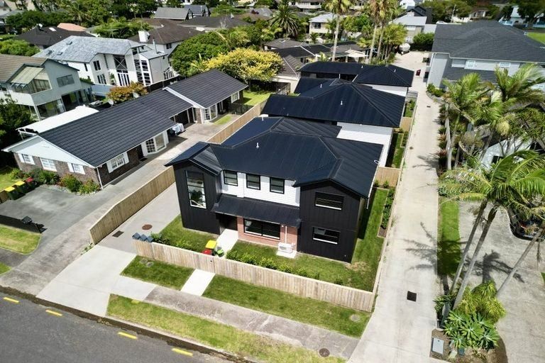 Photo of property in 6c Jern Place, Eastern Beach, Auckland, 2012