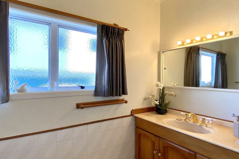 Photo of property in 92 Harbour Drive, Otumoetai, Tauranga, 3110