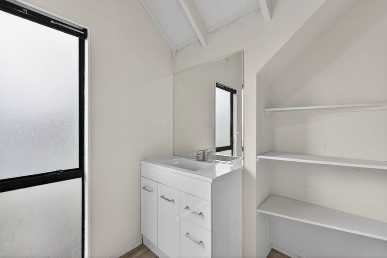 Photo of property in 23/24 Beswick Place, Birkdale, Auckland, 0626