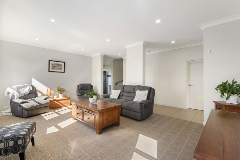 Photo of property in 4 Laurel Oak Drive, Schnapper Rock, Auckland, 0632