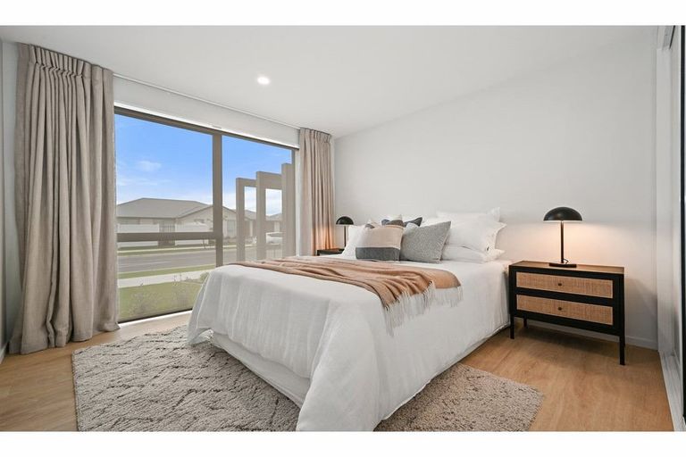 Photo of property in 2 Mccahon Drive, Rangiora, 7400