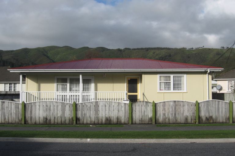 Photo of property in 9a Strand Crescent, Naenae, Lower Hutt, 5011