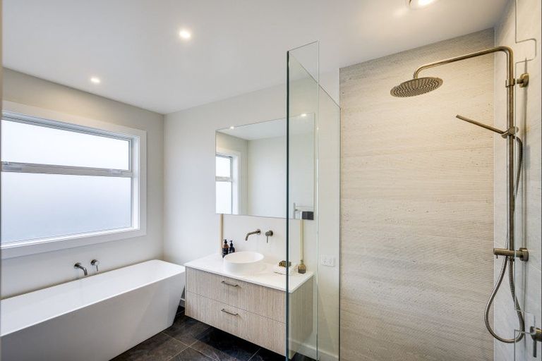Photo of property in 18 Rich Rise, Havelock North, 4130