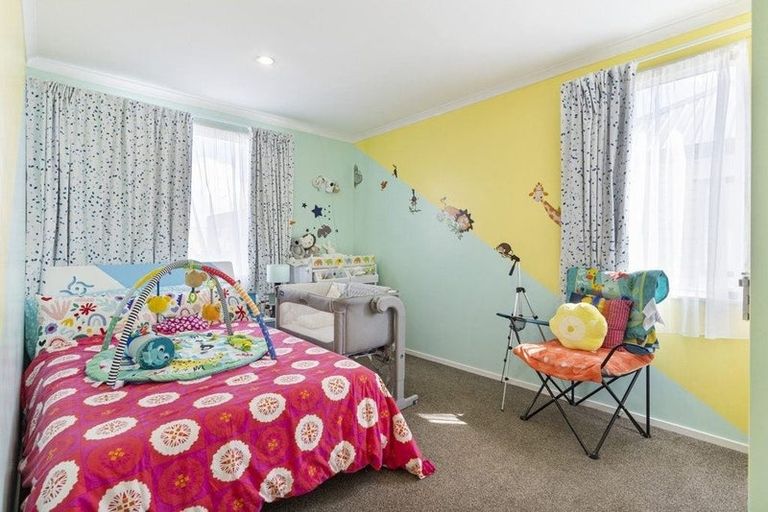 Photo of property in 31 Popokatea Drive, Takanini, 2112