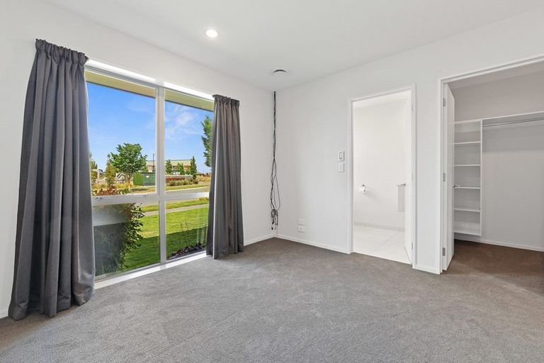 Photo of property in 28 Granite Drive, Rolleston, 7614