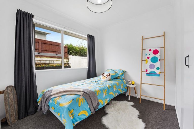 Photo of property in 1/18 Herekawe Drive, Spotswood, New Plymouth, 4310