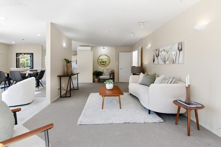 Photo of property in 2/99 Hebron Road, Waiake, Auckland, 0630
