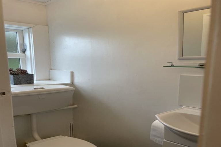 Photo of property in 33 Benares Street, Khandallah, Wellington, 6035