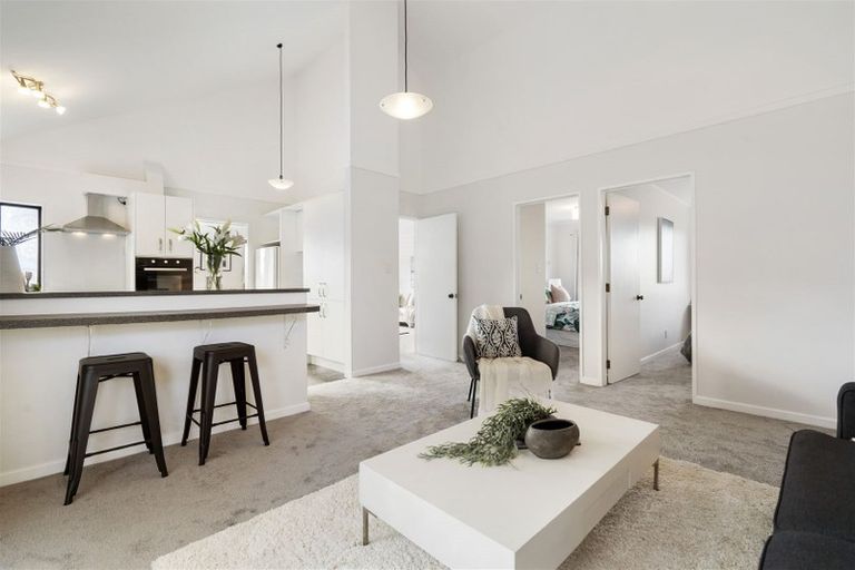 Photo of property in 1/59 Centorian Drive, Windsor Park, Auckland, 0632