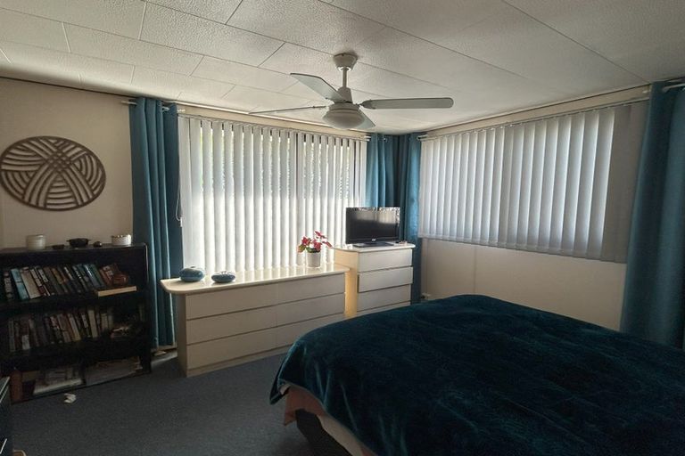 Photo of property in 2/141 Carnoustie Drive, Wattle Downs, Auckland, 2103