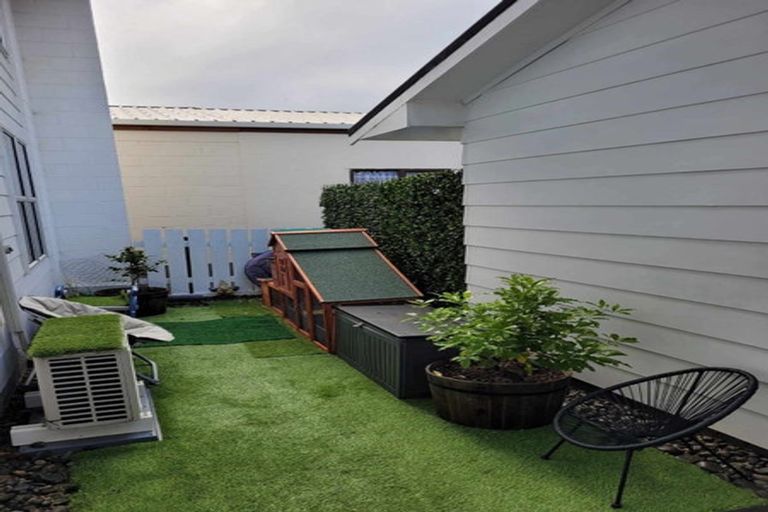 Photo of property in 2/3 School Road, Plimmerton, Porirua, 5026