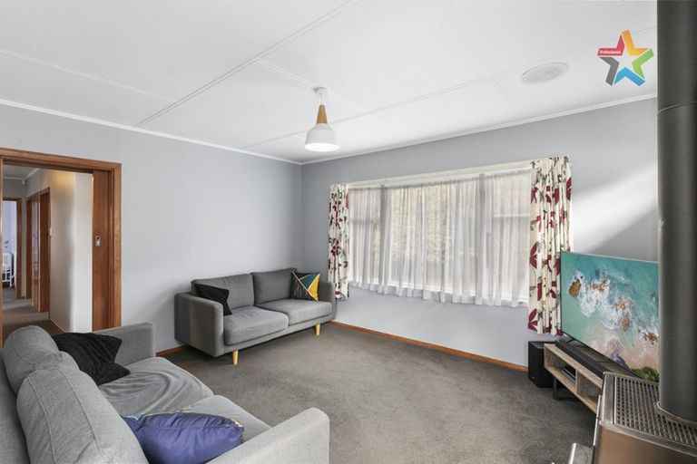 Photo of property in 32 Karaka Street, Wainuiomata, Lower Hutt, 5014