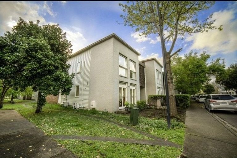 Photo of property in 16 Reins Road, Takanini, 2112